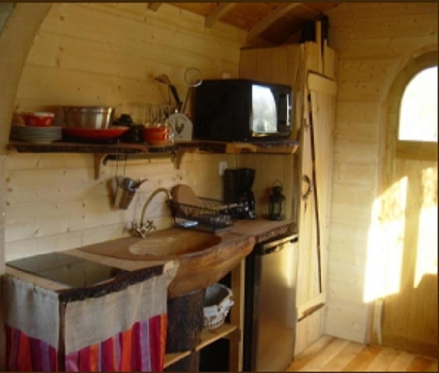 La Roulotte Du Verger Barneville-sur-Seine Room photo